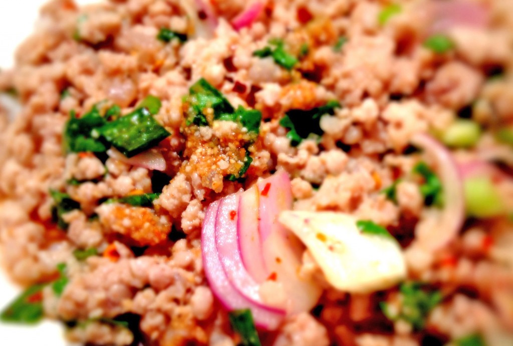 Krapao Moo thailändsk rätt